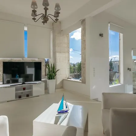 Villa Constantia *